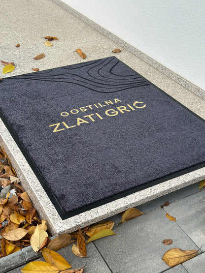 Predpražnik z logotipom za zunanje površine