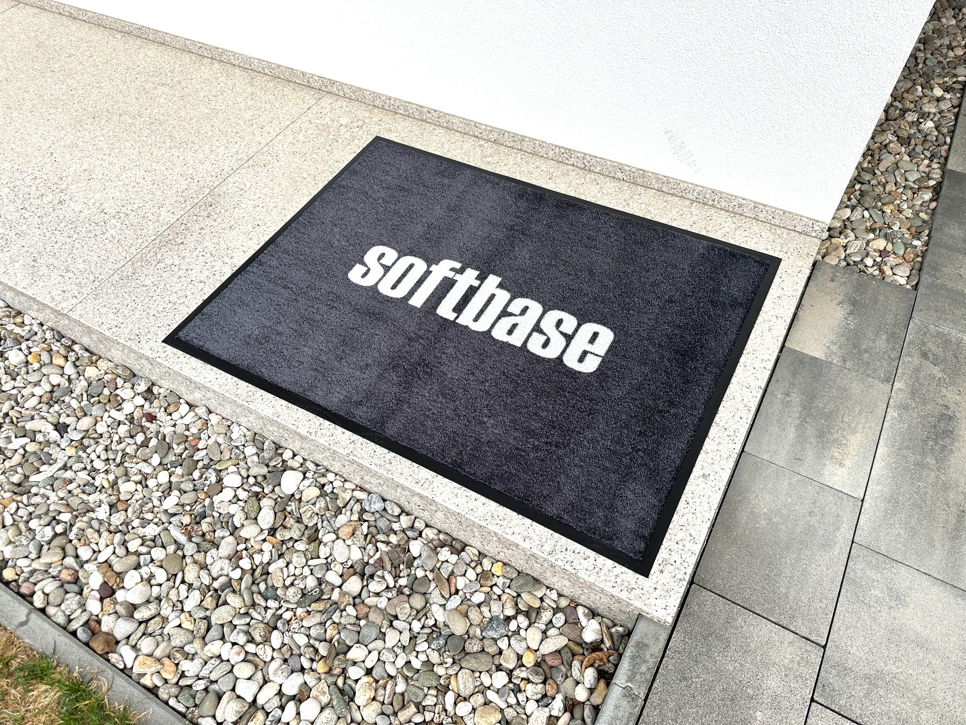 Personaliziran tepih z natisnjenim napisom